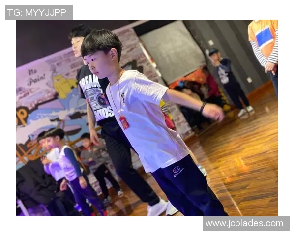 聚焦街舞文化探讨北京街舞队战术与风格的创新与发展